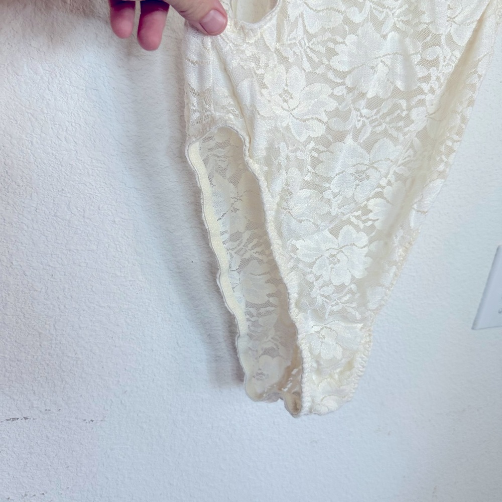 Hot as hell HAH cream stretchy lace high thigh low back bodysuit medium - Picture 2 of 5